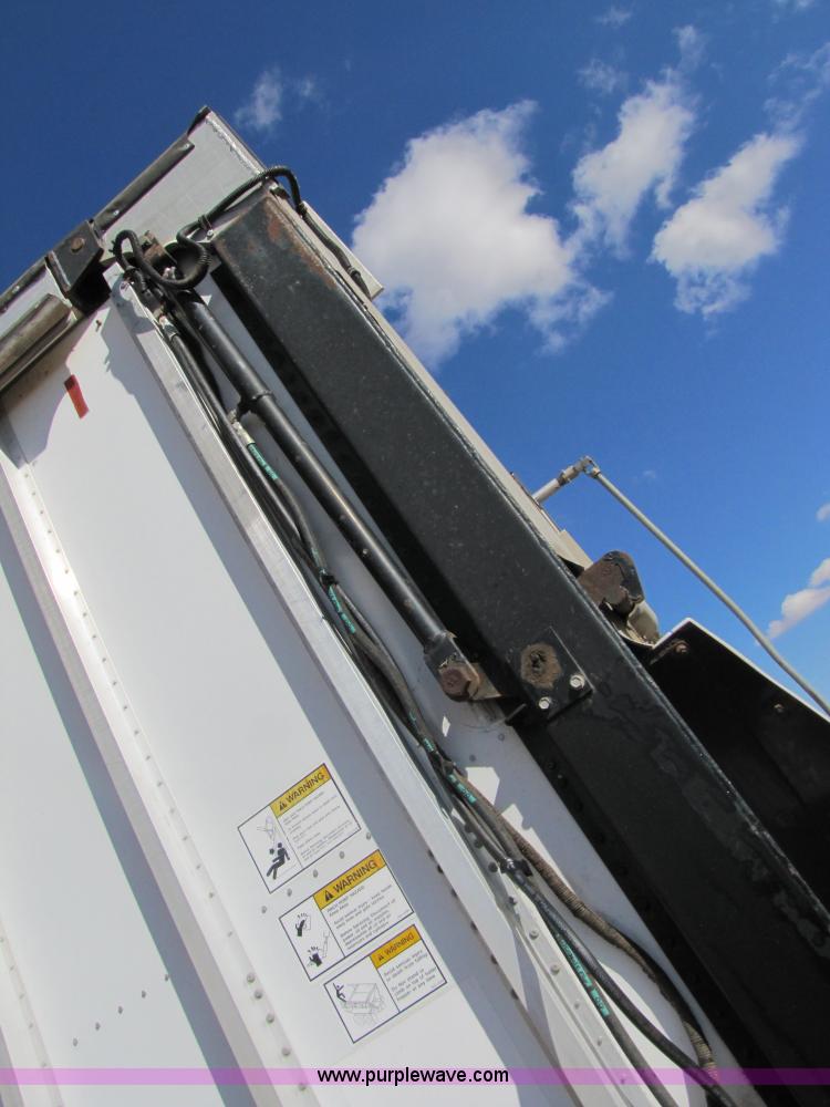 image for item 3523 2001 Red River 48' live bottom belted trailer