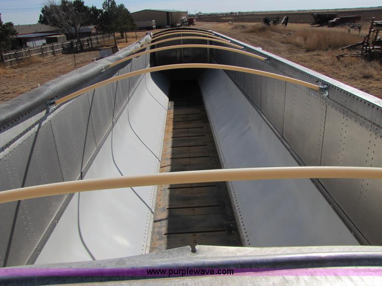 image for item 3523 2001 Red River 48' live bottom belted trailer