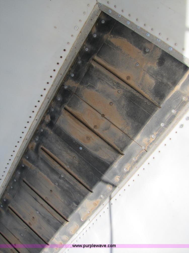 image for item 3523 2001 Red River 48' live bottom belted trailer