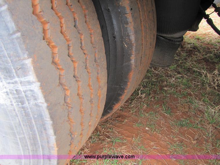 image for item 3556 1978 Great Dane 50' drop deck semi trailer