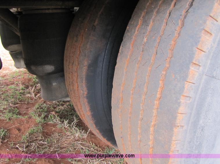 image for item 3556 1978 Great Dane 50' drop deck semi trailer