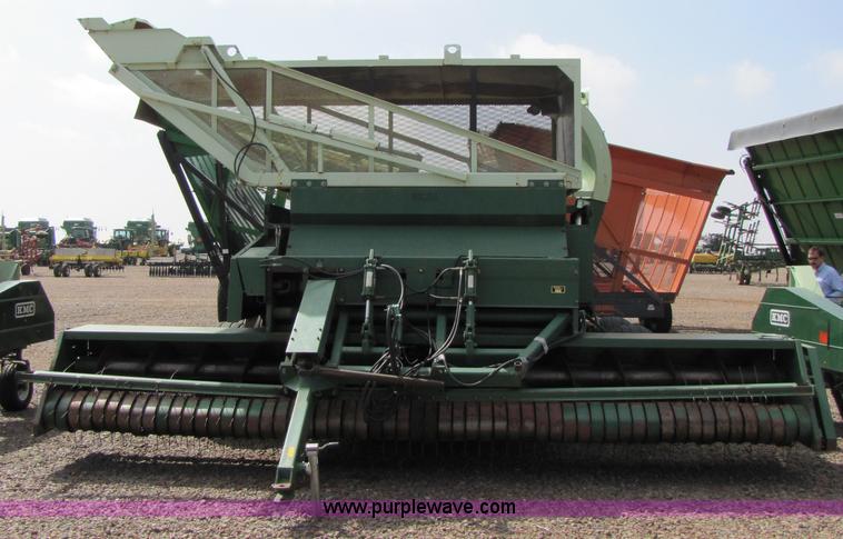 image for item 4223 1999 KMC peanut combine