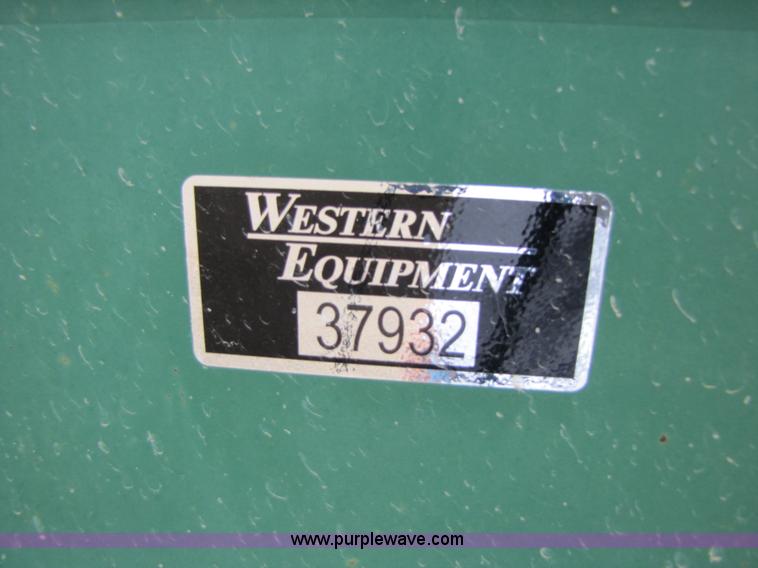 image for item 4223 1999 KMC peanut combine