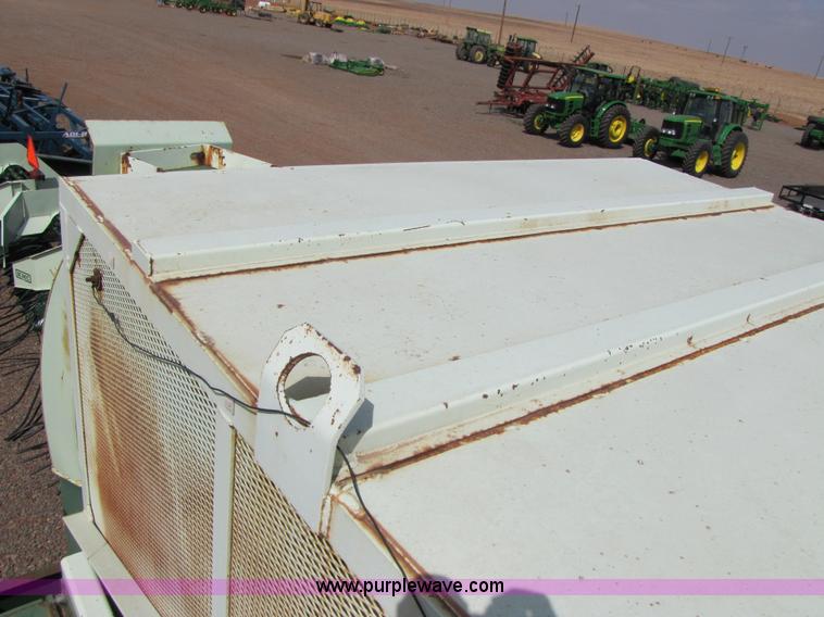 image for item 4223 1999 KMC peanut combine