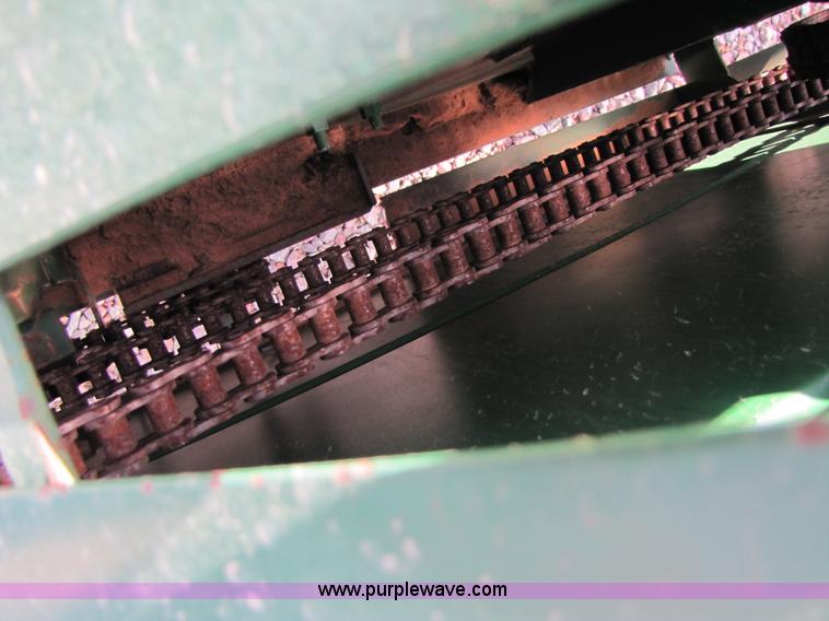 image for item 4223 1999 KMC peanut combine