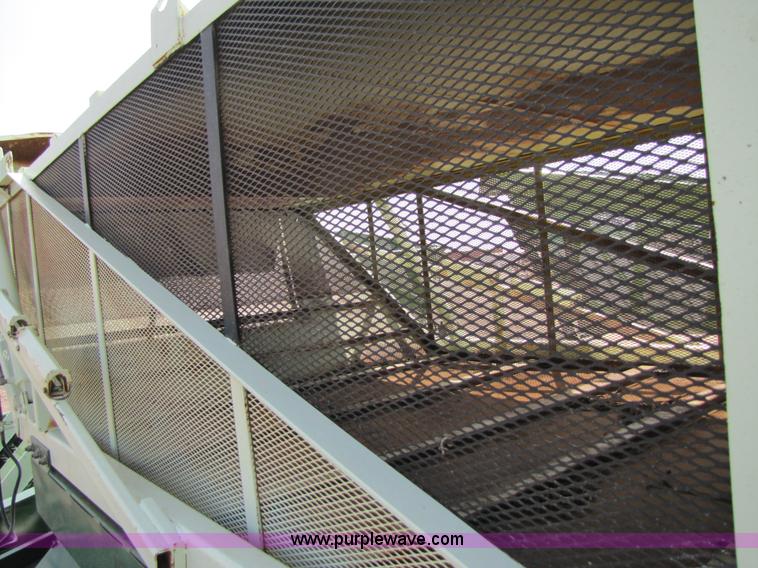 image for item 4223 1999 KMC peanut combine