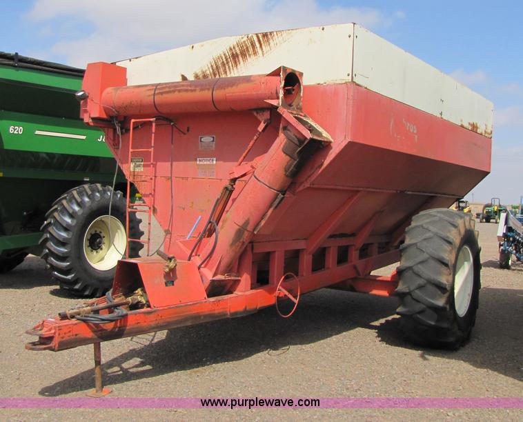 image for item 4224 Killbros 1200 grain cart