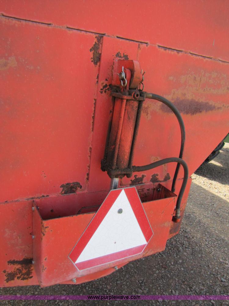 image for item 4224 Killbros 1200 grain cart