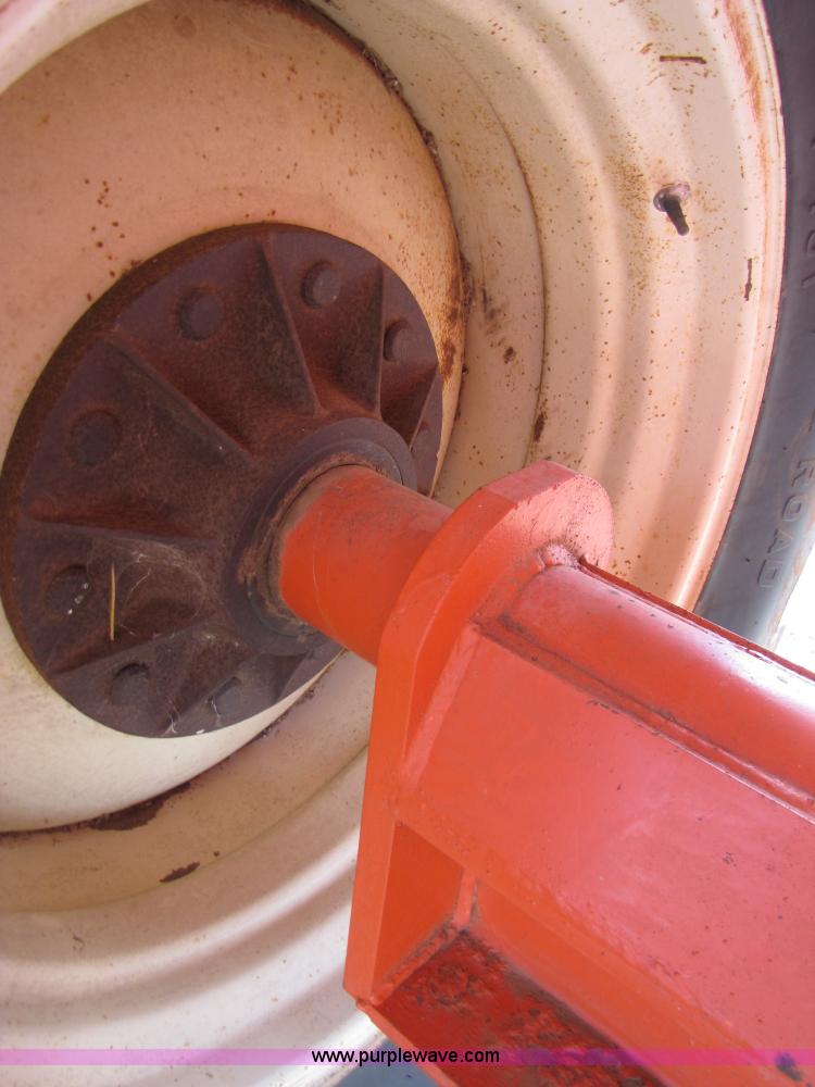 image for item 4224 Killbros 1200 grain cart