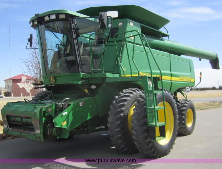 image for item 4229 2004 John Deere 9760 STS combine