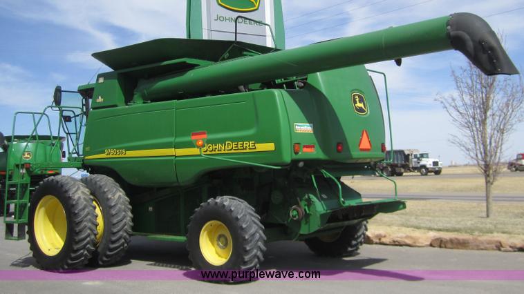 image for item 4229 2004 John Deere 9760 STS combine
