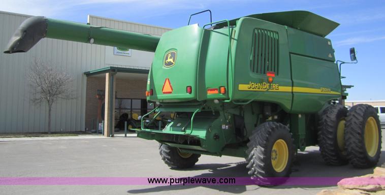 image for item 4229 2004 John Deere 9760 STS combine
