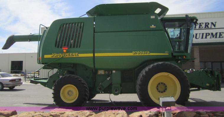 image for item 4229 2004 John Deere 9760 STS combine