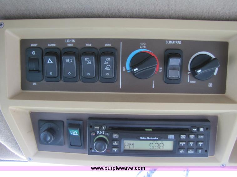 image for item 4229 2004 John Deere 9760 STS combine