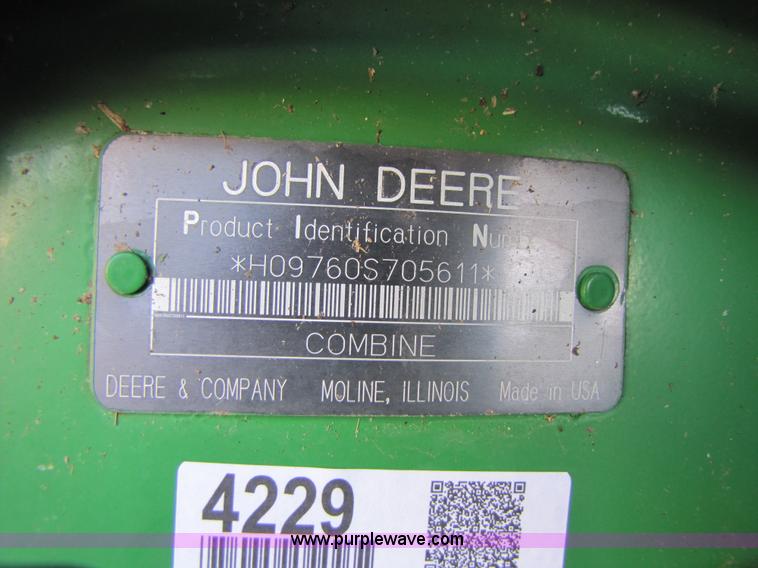 image for item 4229 2004 John Deere 9760 STS combine