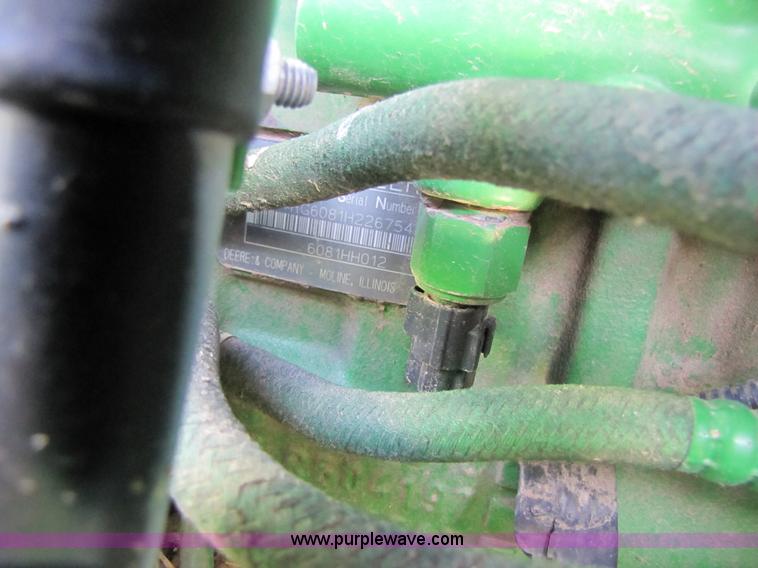 image for item 4229 2004 John Deere 9760 STS combine