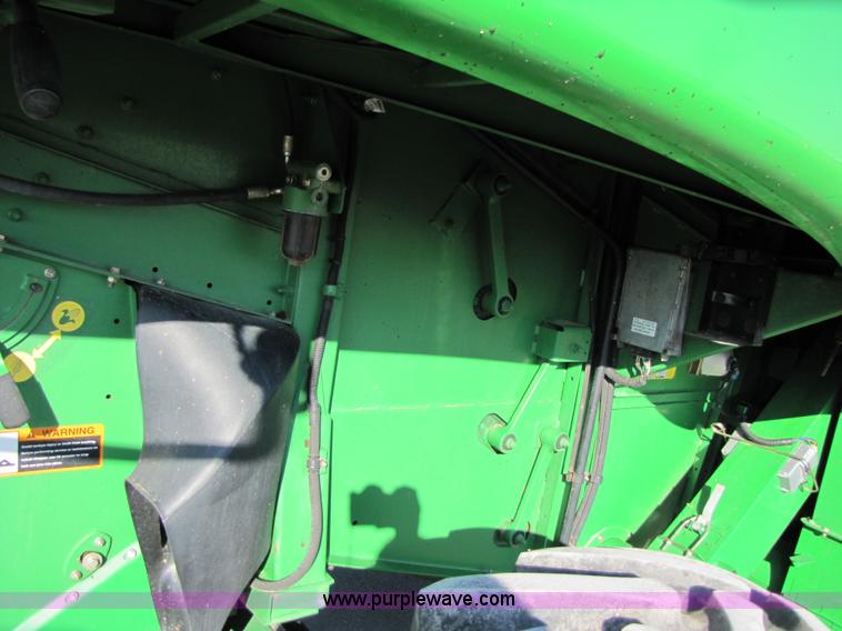 image for item 4229 2004 John Deere 9760 STS combine