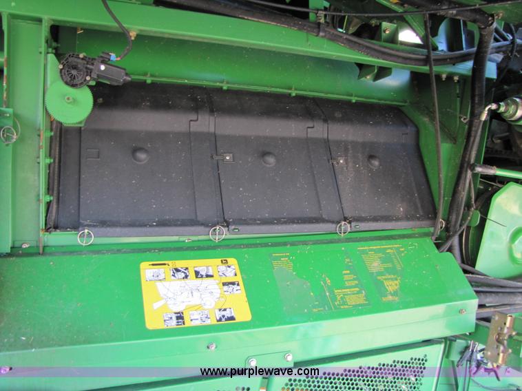 image for item 4229 2004 John Deere 9760 STS combine