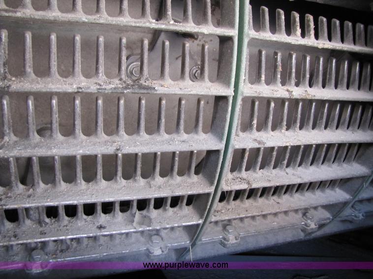 image for item 4229 2004 John Deere 9760 STS combine