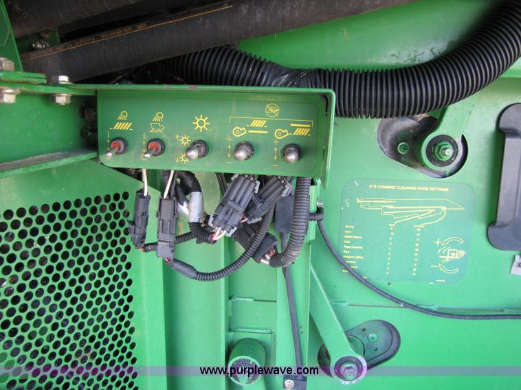 image for item 4229 2004 John Deere 9760 STS combine
