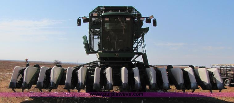 image for item 9513 1995 John Deere 7450 cotton stripper