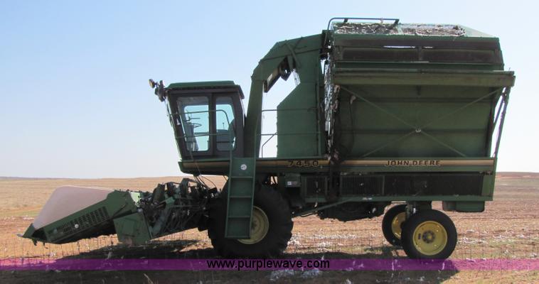 image for item 9513 1995 John Deere 7450 cotton stripper