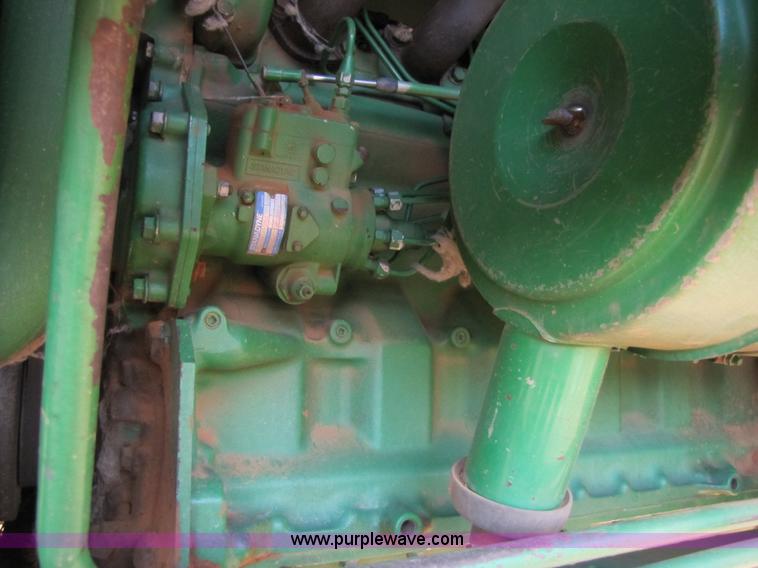 image for item 9513 1995 John Deere 7450 cotton stripper