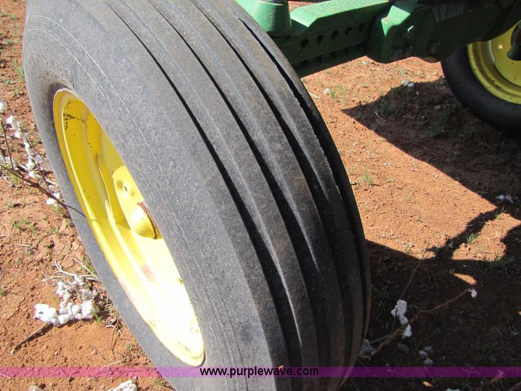 image for item 9513 1995 John Deere 7450 cotton stripper