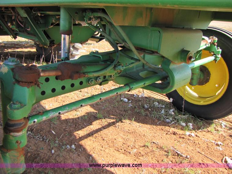image for item 9513 1995 John Deere 7450 cotton stripper