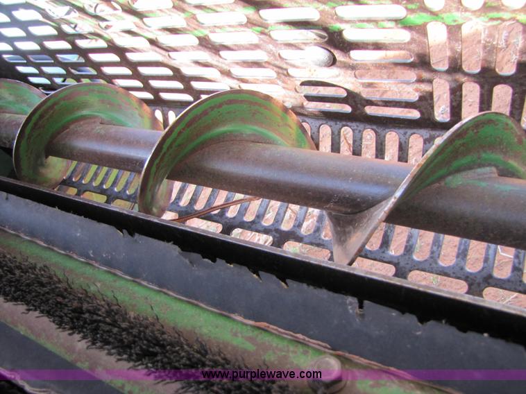 image for item 9513 1995 John Deere 7450 cotton stripper