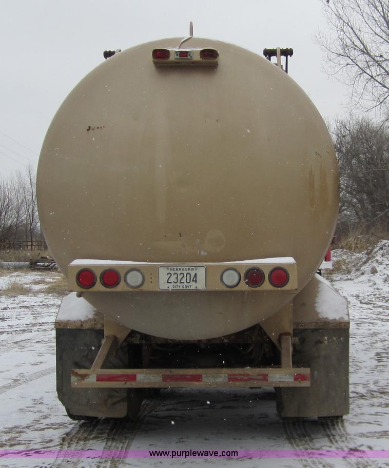 image for item 2982 1995 Chevrolet Kodiak refuse truck