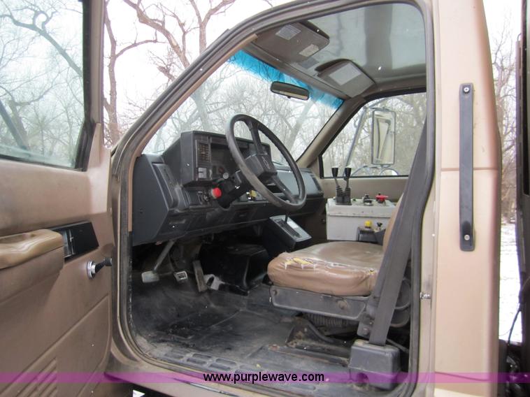 image for item 2982 1995 Chevrolet Kodiak refuse truck