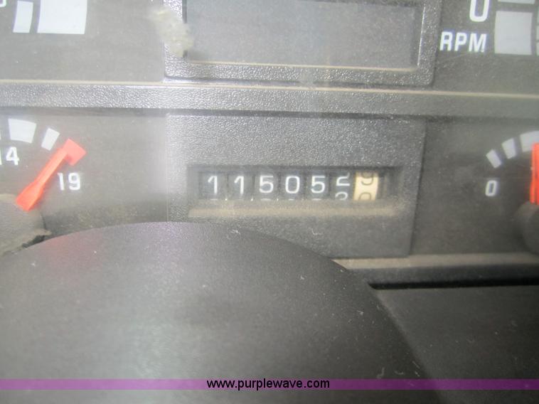 image for item 2982 1995 Chevrolet Kodiak refuse truck