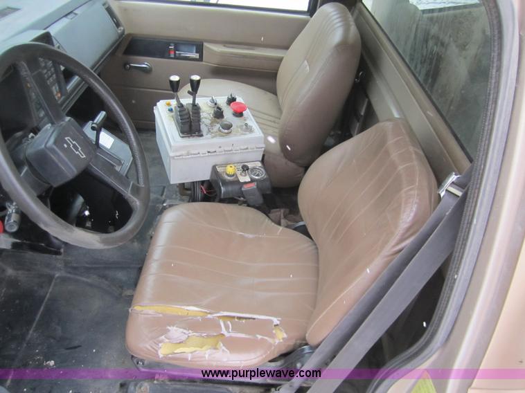 image for item 2982 1995 Chevrolet Kodiak refuse truck