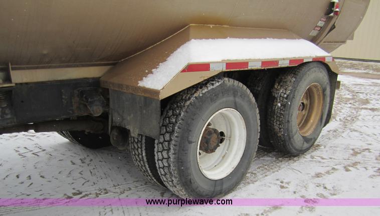 image for item 2982 1995 Chevrolet Kodiak refuse truck