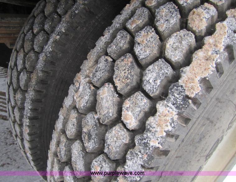 image for item 2982 1995 Chevrolet Kodiak refuse truck