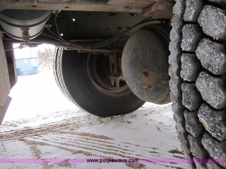 image for item 2982 1995 Chevrolet Kodiak refuse truck