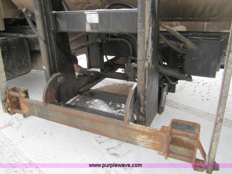 image for item 2982 1995 Chevrolet Kodiak refuse truck