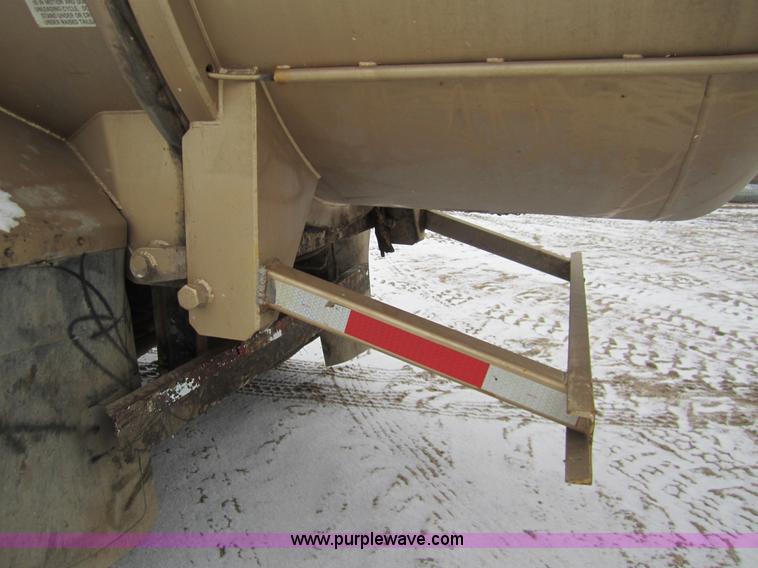 image for item 2982 1995 Chevrolet Kodiak refuse truck