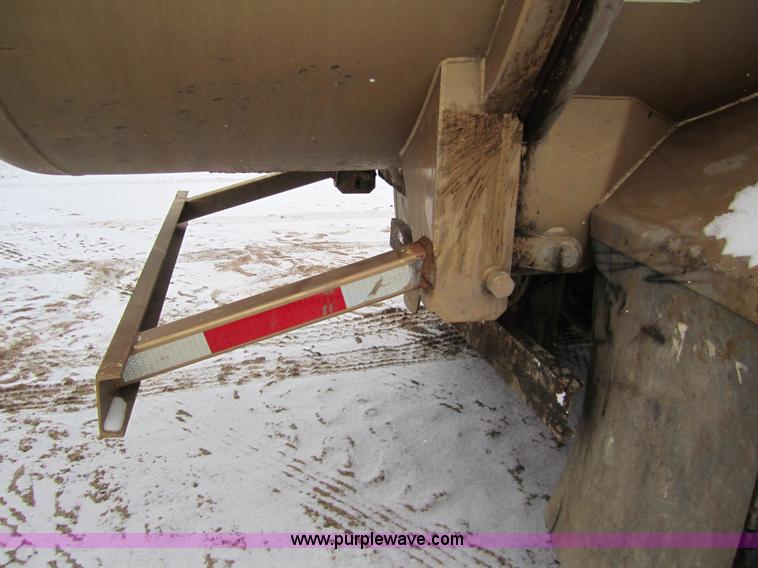 image for item 2982 1995 Chevrolet Kodiak refuse truck