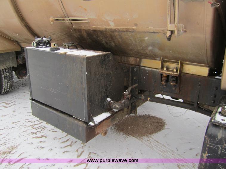 image for item 2982 1995 Chevrolet Kodiak refuse truck