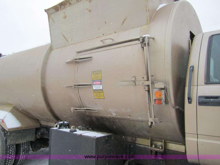 image for item 2982 1995 Chevrolet Kodiak refuse truck