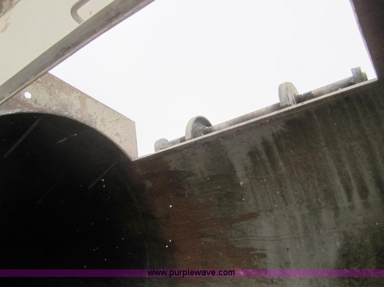 image for item 2982 1995 Chevrolet Kodiak refuse truck