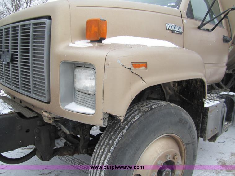 image for item 2982 1995 Chevrolet Kodiak refuse truck