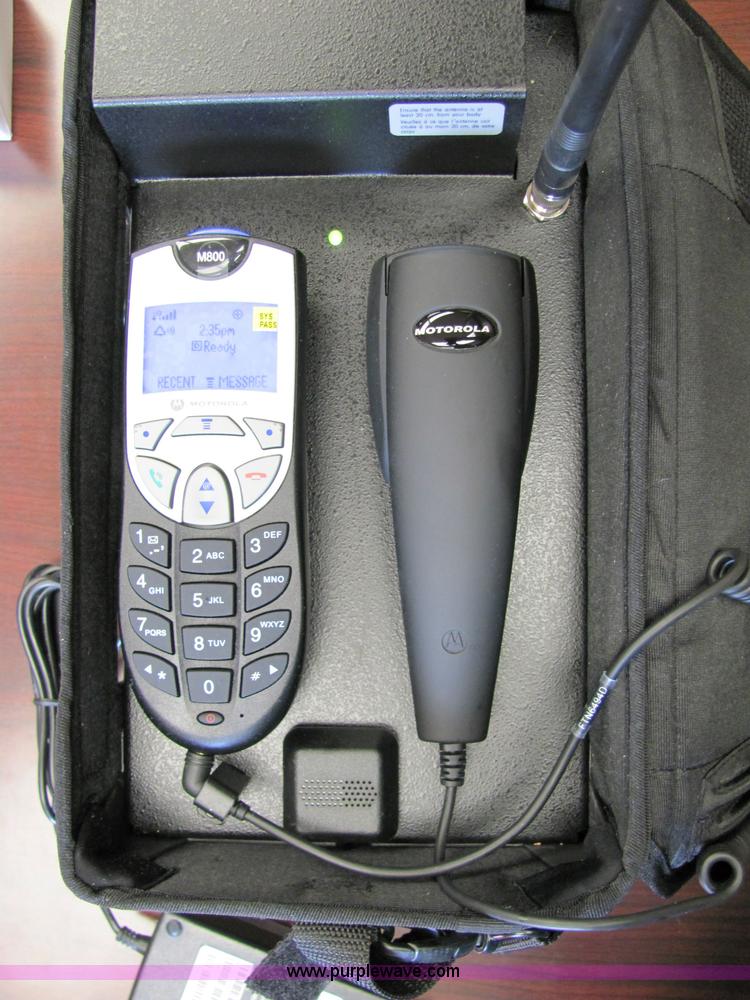 image for item 3038 (5) Motorola M800 bag phones
