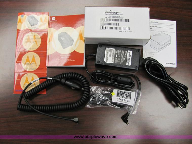 image for item 3038 (5) Motorola M800 bag phones