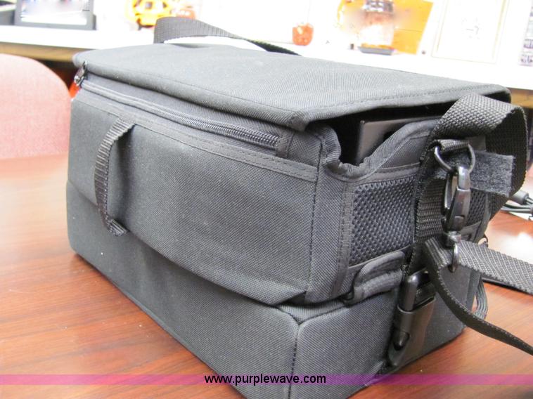 image for item 3039 (5) Motorola M800 bag phones