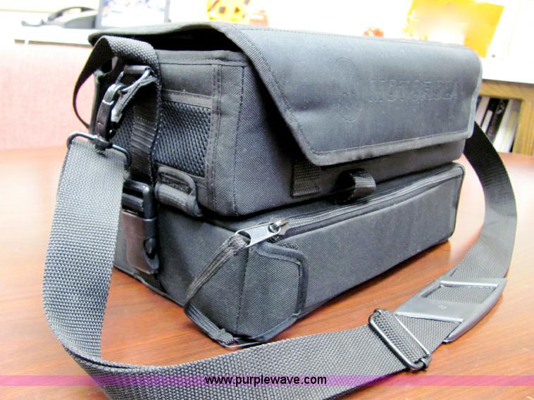 image for item 3039 (5) Motorola M800 bag phones