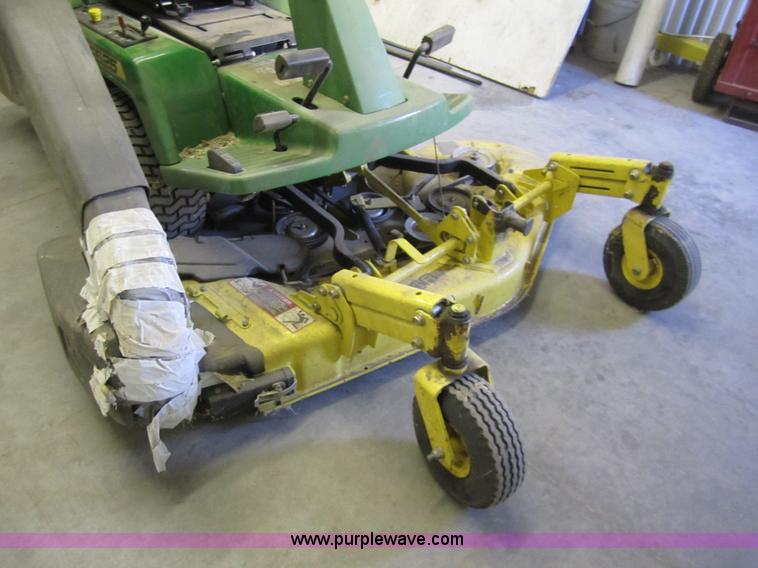 image for item 3064 John Deere F525 front deck mower