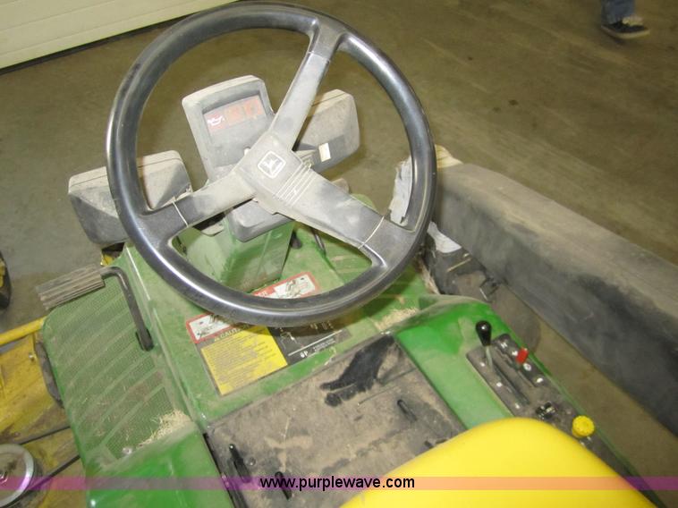 image for item 3064 John Deere F525 front deck mower